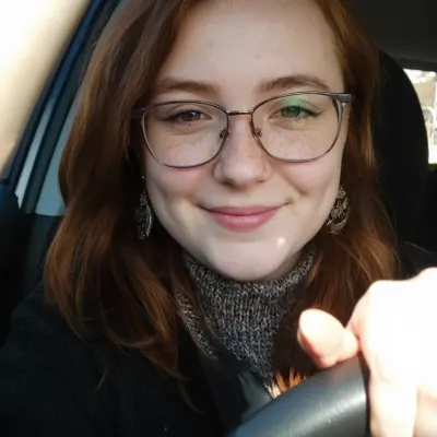 Лия, 27